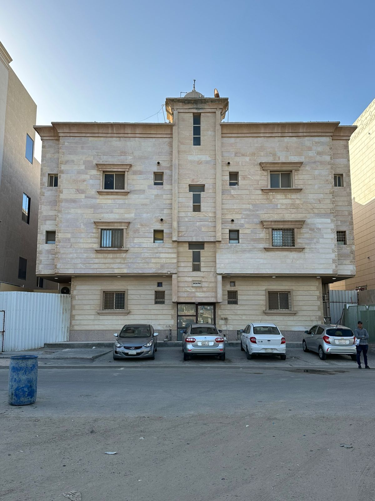عمارة سكنية للبيع في تاروت
